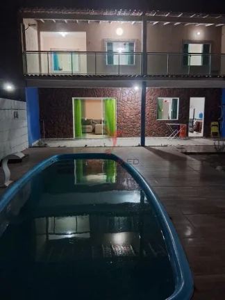 Imagem Excelente Casa Duplex com Piscina a apenas 300 metros da praia em Iguaba Grande