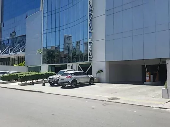 Imagem Garagem, 400m2, à venda em Salvador, Caminho das Árvores