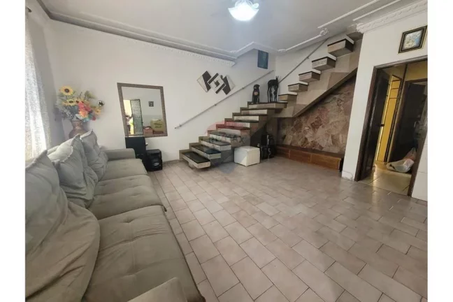 Imagem Casa com 5 quartos, 251m², à venda em Campinho, Rio de Janeiro .