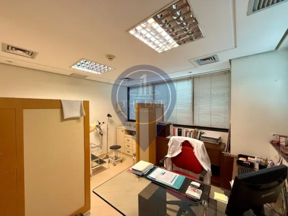 Imagem Conjunto Comercial à Venda em Moema com 2 Banheiros, 1 Vaga e 47m² - São Paulo-SP