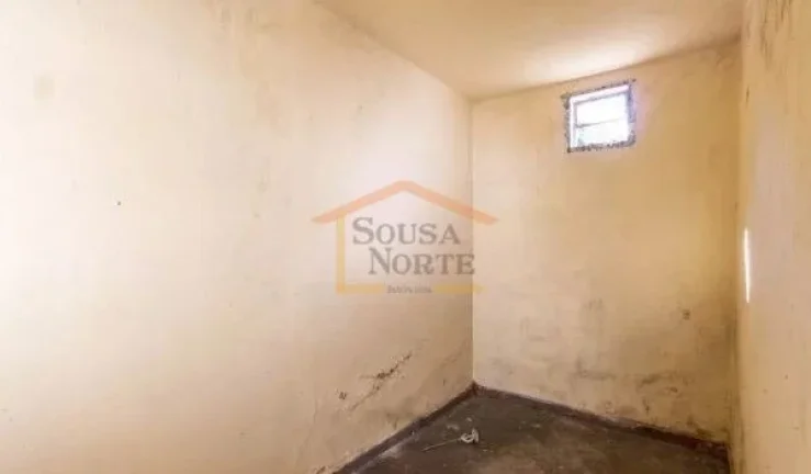 Imagem Sobrado espaçosa com 298m², 3 dormitórios, 2 banheiros e 3 vagas de garagem. Quintal na frente e ...