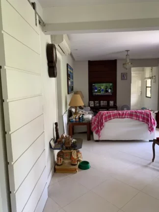 Imagem 3/4, 2 Suites, atualmente modificado p/ 2 Suites, c/ sala ampliada, lavabo e varandas - localizado na Rua da Graça, plana, ao lado do Museu MAC Bahia