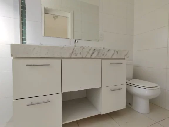 Imagem Casa em condomínio à venda em Vinhedo-SP, Condomínio Recanto dos Paturis: 3 quartos, 3 suítes, 2 salas, 4 banheiros, 4 vagas, 200 m². Imagem Casa em condomínio à venda em Vinhedo-SP, Condomínio Recanto dos Paturis: 3 quartos, 3 suítes, 2 salas, 4 banheiros, 4 vagas, 200 m².