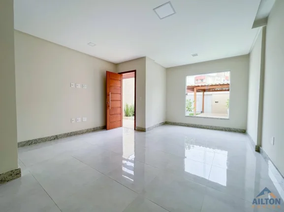 Imagem Casa Duplex com 3 Suítes p/ Venda e Locação Anual na Praia do Morro - Guarapari/ES