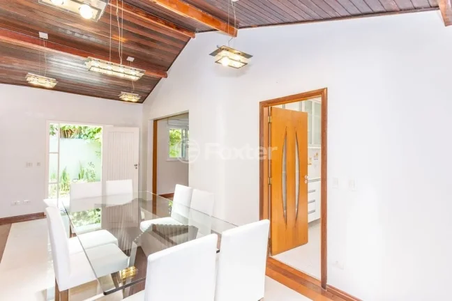 Imagem Casa Brooklin - 402M², 4 Dorms, 2 Suítes, 4 Vagas, Piscina Aquecida, Churrasqueira, Chuveiro a Gás, Lareira, Pomar, Jardim.
