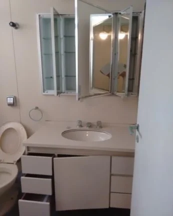 Imagem Apartamento à venda no Guarujá na Praia das Pitangueiras.