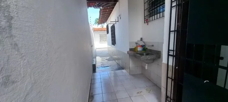 Imagem casa com quatro quartos para locacao ou compra no renascença l