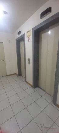Imagem Sala Comercial à Venda no Centro de Florianópolis* Localizada em andar alto, esta sala comercial o...