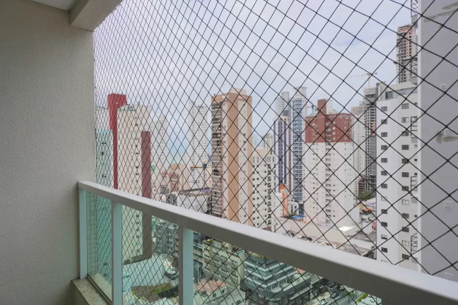 Imagem Apartamento com 3 dormitórios sendo 1 suíte e 2 vagas de garagem em Balneário Camboriú/SC