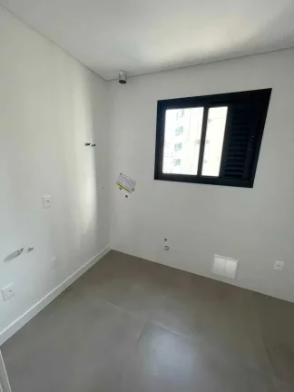 Imagem Apartamento com 3 suítes sendo 1 demi e 3 vagas de garagem no Centro de Balneário Camboriú/SC