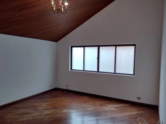 Imagem Casa em Condomínio para Locação em Santana de Parnaíba / SP no bairro Alphaville