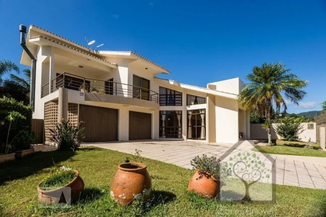 Imagem Ampla Casa com 5 Quartos à Venda