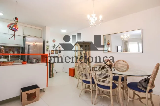 Imagem Apartamento com 78m² no Alto de Pinheiros, 2 quartos (1 suíte) e 2 vagas.