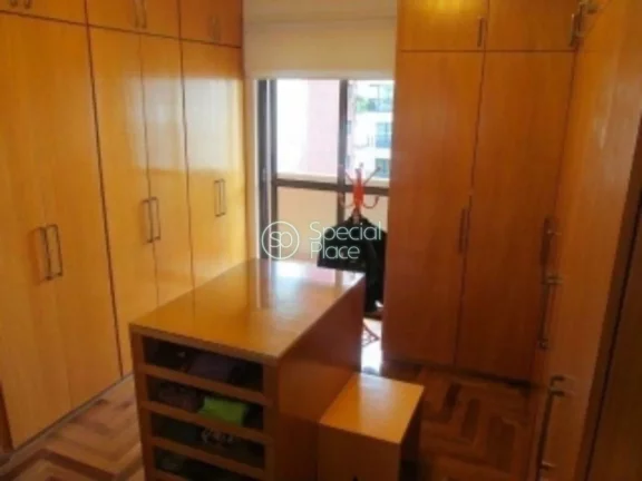 Imagem Apartamento Espaçoso, Iluminado, Mobiliado e Totalmente reformado, com itens de alto padrão. Ampla...