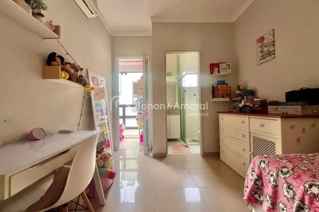 Imagem Localizada em um dos bairros mais desejados de Campinas, esta casa em condomínio na Chácara Primav...