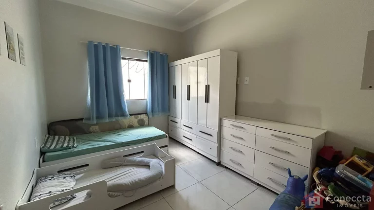 Imagem Casa Moderna à Venda no Residencial Barreiro, Patos de Minas - 3 Dormitórios, Piscina e Área Gourmet