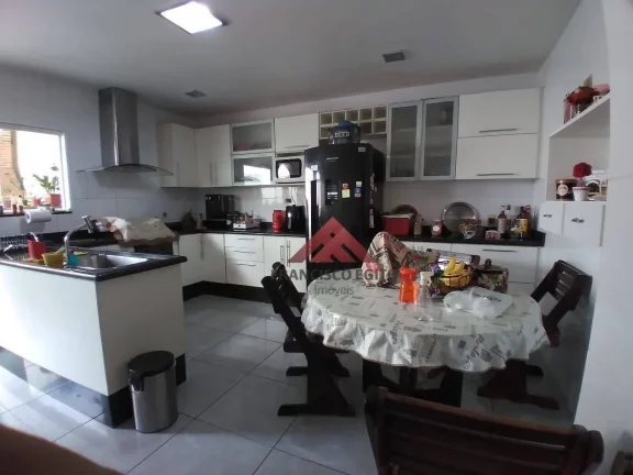 Imagem Casa com 4 dormitórios à venda, 180 m² por R$ 700.000,00 - Brasilândia - São Gonçalo/RJ