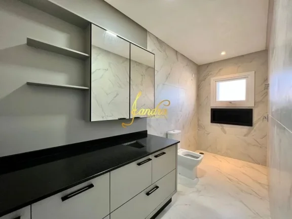 Imagem Sobrado em condomínio fechado com 04 suites mobiliada e decorada