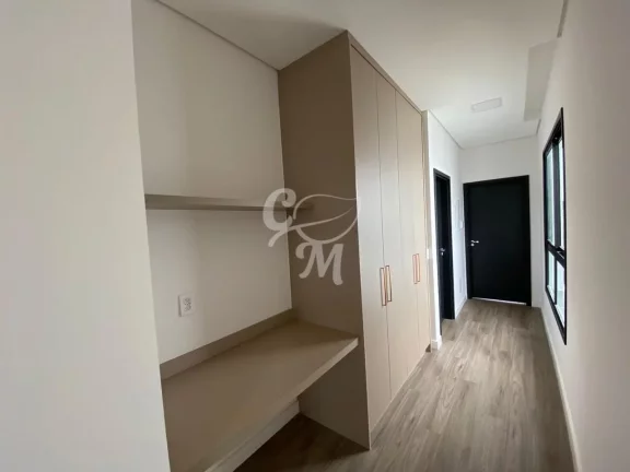 Imagem Casa em Condomínio com Lazer e Lago