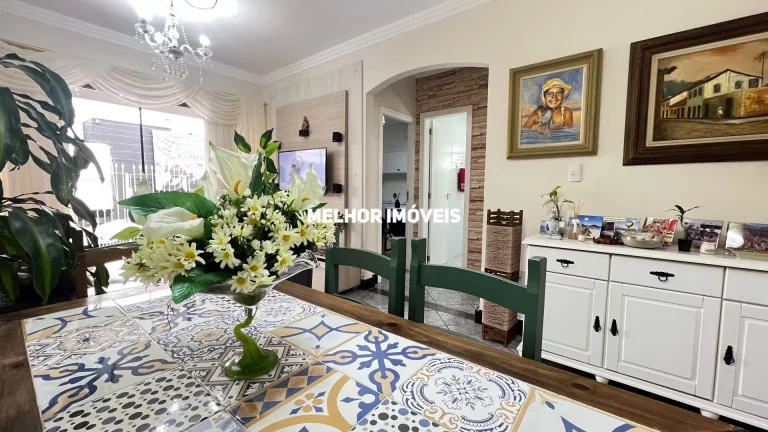 Imagem Casa a venda com 242 m² - Centro Sul de Balneário Camboriú.