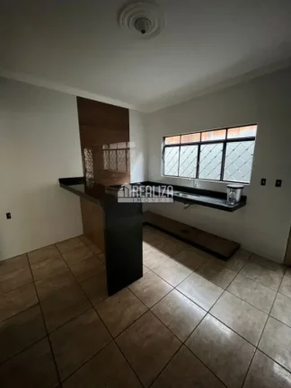 Imagem Vende-se casa no bairro Morada do Verde, com 2 quartos (sendo 1 suíte) – Igarapava/SP