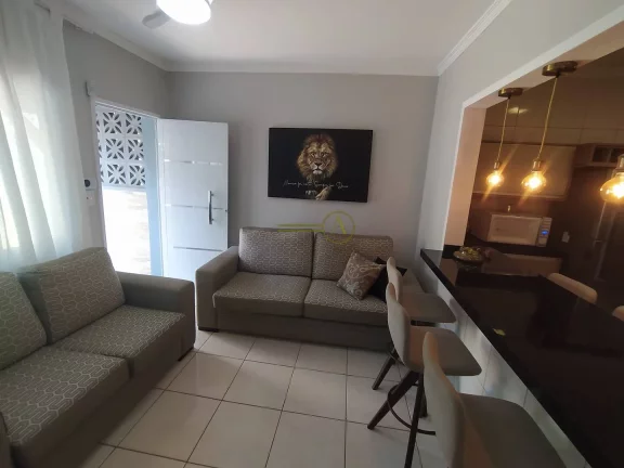 Imagem Casa á 700m da Praia, 2 dorms toda reformada à venda em Peruíbe