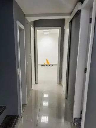 Imagem Laranjeiras - Rua Ipiranga - Alugo ou vendo prédio comercial em localização privilegiada.