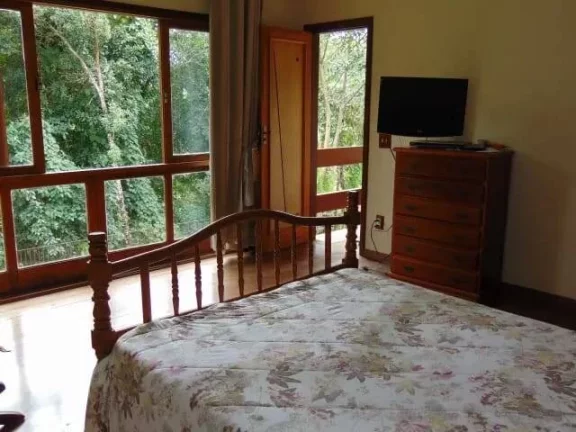 Imagem Maravilhosa casa em condomínio fechado. Nova Friburgo RJ.