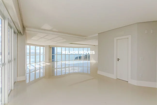 Imagem Apartamento Frente Mar com 04 suítes sendo 01 máster em Balneário Camboriú.