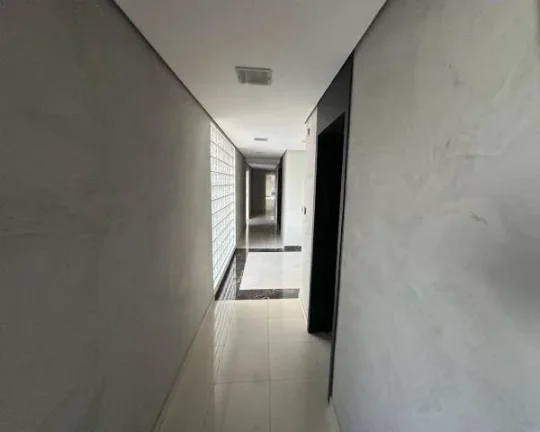 Imagem Prédio Comercial na Água Rasa com 10 Salas