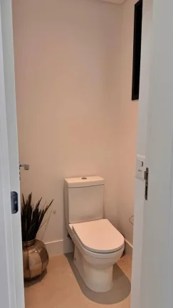 Imagem Apartamento duplex novo para temporada em Jurerê – vista para o mar