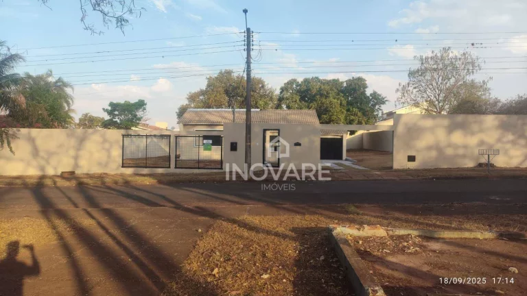 Imagem Casa com 3 dormitórios para alugar, 119 m² por R$ 2.200,00/mês - Vila de Furnas - Itumbiara/GO