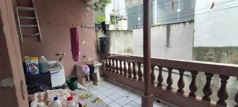 Imagem São 2 Casas 125m², Com 5 e 4 Cômodos, Laje, Escritura, 1 Vaga, 1 Quadra da Av. Pres. Castelo Branco no Jardim Zaíra, Mauá-SP