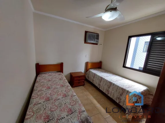 Imagem Ótimo apartamento com ampla planta e a poucos metros da praia !