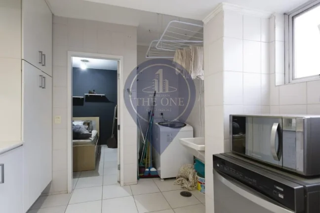 Imagem Imóvel de alto padrão em Perdizes: 3 quartos, 2 suítes, 2 salas, 3 banheiros, 2 vagas, 234m² - São Paulo-SP.