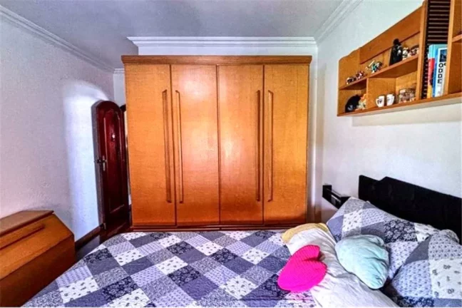 Imagem Sobrado Sustentável: Residência Aconchegante com Energia Renovável, Espaço Gourmet, Suítes Luxuosas e Memórias Inesquecíveis em 150m²