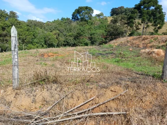 Imagem 2.200 M² DE TERRENO NA CIDADE DE CAMANDUCAIA M.G. COM MINA D'ÁGUA.