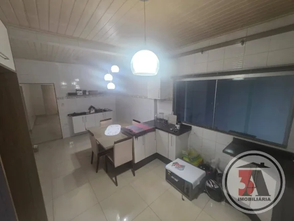 Imagem Casa 4/4 com Piscina Zona Sul