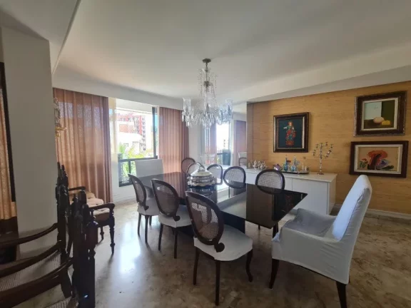 Imagem A 5ª Avenida Imóveis apresenta este charmoso apartamento, com 3 Suites, 04 salas 192,92m2 de área, localizado no bairro da Barra, próximo ao farol