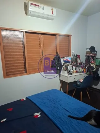 Imagem Casa com 3 Quartos à Venda no Guanabára com 186m² de Área Útil