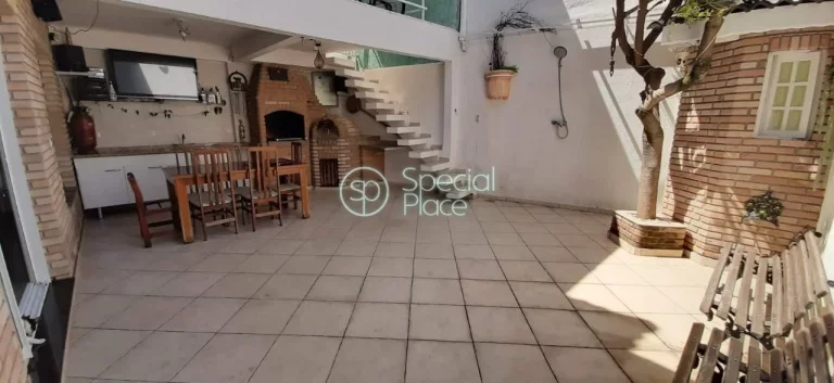 Imagem Ótimo sobrado localizado em rua extremamente tranquila bem próximo ao Horto Florestal e Serra da C...