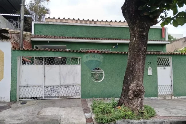 Imagem casa à venda com 2 quartos, 243 m² em Cascadura, Rio de Janeiro.