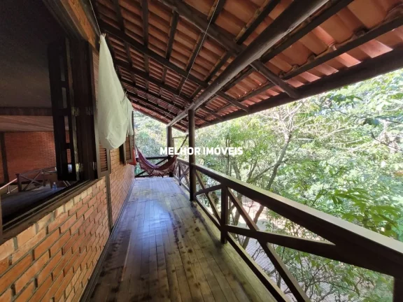 Imagem Casa á venda na Praia do Estaleiro em Balneário Camboriú