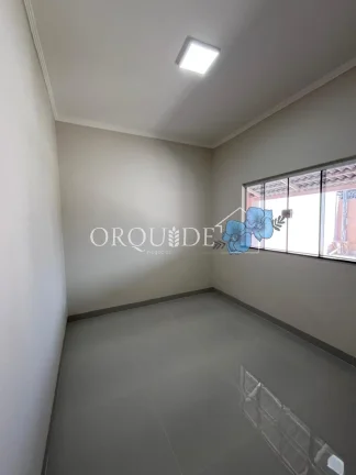 Imagem Casa à venda no bairro Eldorado em Rio Verde-GO: 3 quartos, 1 suíte, 1 sala, 2 banheiros, 4 vagas de garagem, 200m² de área