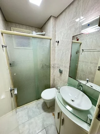 Imagem Apartamento com 03 dormitórios no centro de Balneário Camboriú