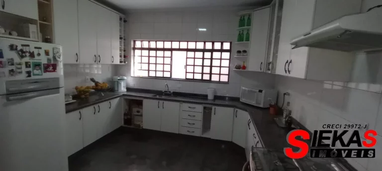 Imagem Casa à venda em São Paulo-SP, Vila Santana: 3 quartos, 1 suíte, 2 salas, 2 banheiros, 186m² de área!