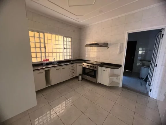 Imagem Sobrado com 3 dormitórios à venda, 170 m² por R$ 750.000,00 - Centro - Ferraz de Vasconcelos/SP
