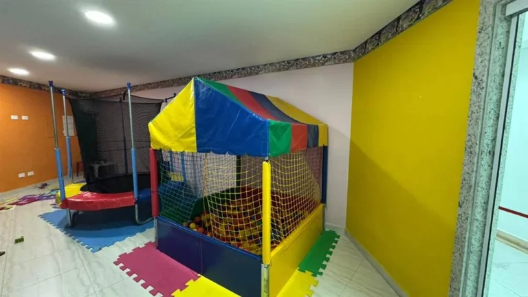 Imagem APARTAMENTO COM 157.27 m² - GUILHERMINA - PRAIA GRANDE SP