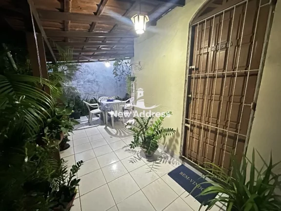 Imagem Casa em Araçás: 3 quartos, 2 banheiros, varanda e quintal - Vila Velha