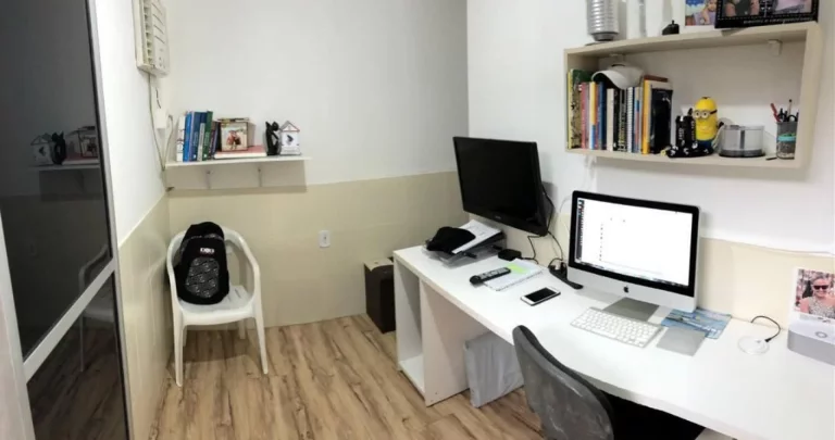 Imagem Imóvel à venda em Jabotiana: Casa de rua com 3 quartos, suíte e 3 vagas de garagem!
